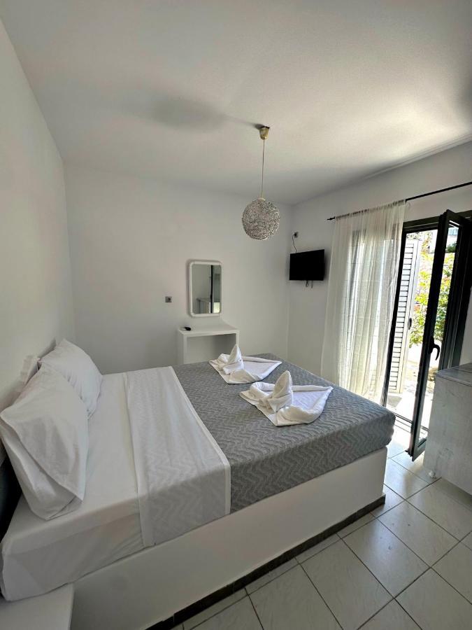 Santorini Style Rooms Vóthon Екстериор снимка